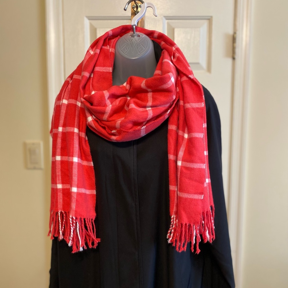 NWOT Pink & white large plaid long soft scarf with fringes, 74” x 25”